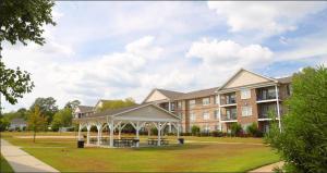 Apartments in Fayetteville, North Carolina - Outdoor Gazebo and Walking Path