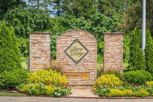 Apartments-in-Fayetteville-NC-Stone-Ridge-Apartments-in-Fayetteville-Community-Entrance-Sign