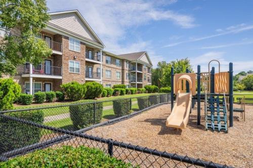 Apartments-in-Fayetteville-NC-Stone-Ridge-Apartments-in-Fayetteville-Community-Playground-and-Exterior-Buildings