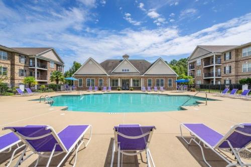 Apartments-in-Fayetteville-NC-Stone-Ridge-Apartments-in-Fayetteville-Pool-Deck-and-Clubroom